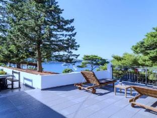 Apartments Ammos - One Bedroom Apartment with Shared Terrace and Sea View Mali Hotel in Korita, Mljet