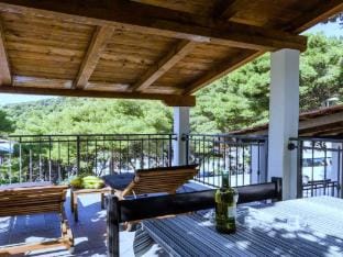 Apartments Ammos - One Bedroom Apartment with Shared Terrace and Sea View Mali Hotel in Korita, Mljet