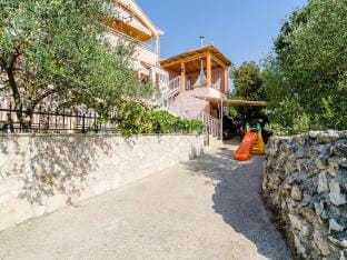 Apartments Donita - Standard Two Bedroom Apartment with Balcony and Sea View Hotel in Dubrovnik-Neretva County