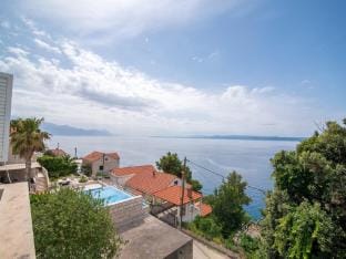 Apartments Neva- Standard Two Bedroom Apartment with Terrace and Sea View 4Z Hotel in Selca, Brač