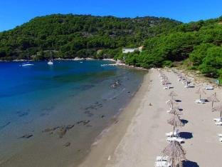 Apartments Matusko Mljet - Two-Bedroom Apartment with Terrace and Sea View Hotel in Korita, Mljet