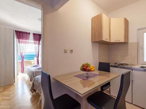 Apartments Nena ST - Standard One Bedroom Apartment with Balcony and Sea View A2 Hotel in Split-Dalmatia County