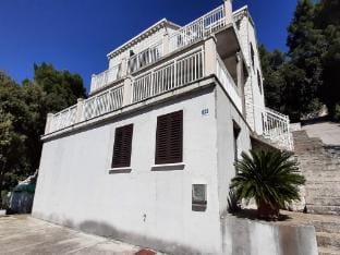 Apartment Classic Korcula - Two Bedroom Apartment with Terrace and Sea View Hotel in Dubrovnik-Neretva County