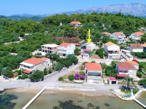 Apartments Radojkovic Lumbarda - Comfort Two Bedroom Apartment with Terrace and Sea View A2 Hotel in Dubrovnik-Neretva County