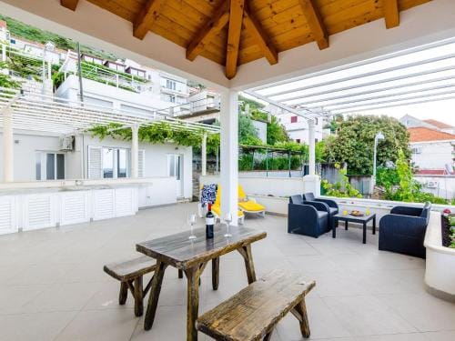 Miracle Apartments - Studio Apartment with Terrace and City View Hotel in Dubrovnik