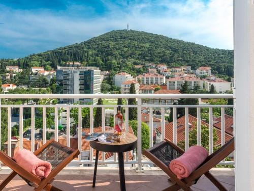 Apartment Marilyn - Two Bedroom Apartment with Terrace and Partial Sea View Hotel in Dubrovnik
