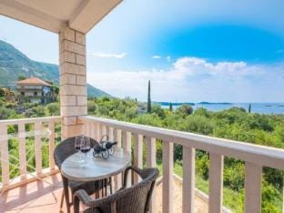 Villa Panorama Dubrovnik A2 - Superior One Bedroom Apartment with Terrace and Sea View Hotel in Plat
