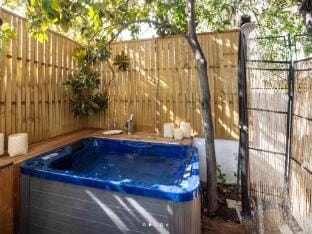 Luxury Suite Jasmin-Two Bedroom Suite with Hot Tub Hotel in Split