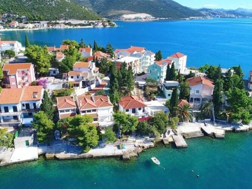 Apartments Mediterranean House - Two Bedroom Apartment with Terrace and Sea View Hotel in Dubrovnik-Neretva County