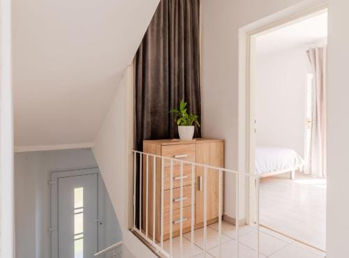 Seaside Apartment Franica-Two Bedroom Apartment with Terrace and Sea View Hotel in Dubrovnik-Neretva County