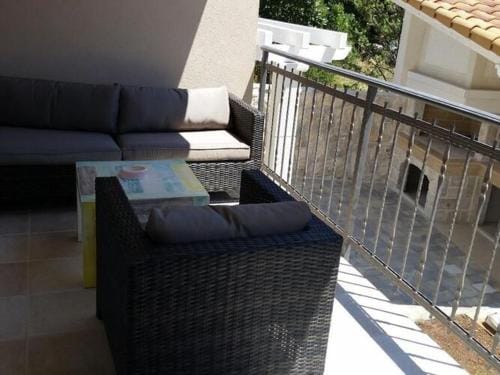Apartments Villa Rustica ST - Two-Bedroom Apartment with Balcony and Shared Pool 1. kat Hotel in Biograd na Moru
