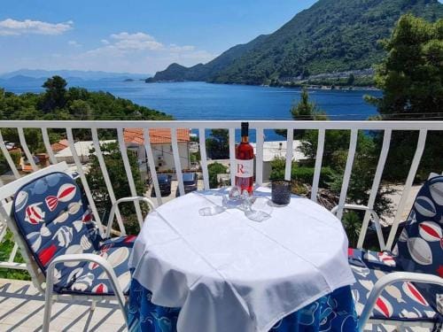 Apartments Maruska - Two Bedroom Apartment with Balcony and Sea View Hotel in Dubrovnik-Neretva County
