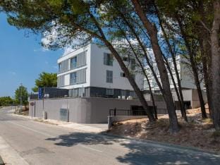 Apartments Dva Galeba - Standard One Bedroom Apartment with Terrace  101 Hotel in Bol