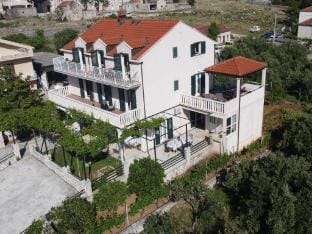 Apartment Kola with balcony Hotel in Dubrovnik-Neretva County
