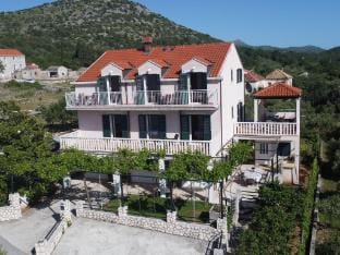 Apartment Kola with balcony Hotel in Dubrovnik-Neretva County