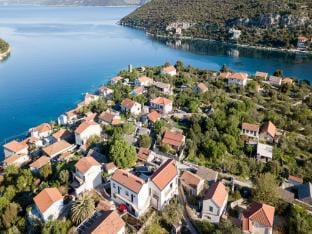Villa LA - Comfort One-Bedroom Apartment with Terrace and Sea View Hotel in Split-Dalmatia County