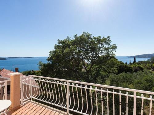 Villa Dubravka - Superior Studio Apartment with Balcony and Sea View Apartman 3 Hotel in Plat