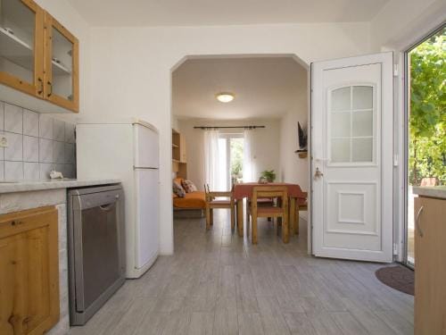 Seafront Apartment Dana - Two Bedroom Apartment with Terrace and Sea View Hotel in Dubrovnik-Neretva County