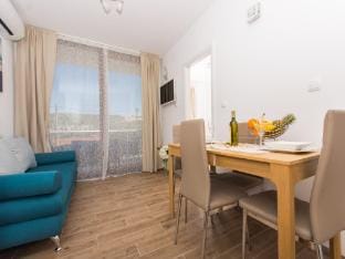 Villa LA-Comfort One Bedroom Apartment with Sea View Terrace 2 Hotel in Split-Dalmatia County