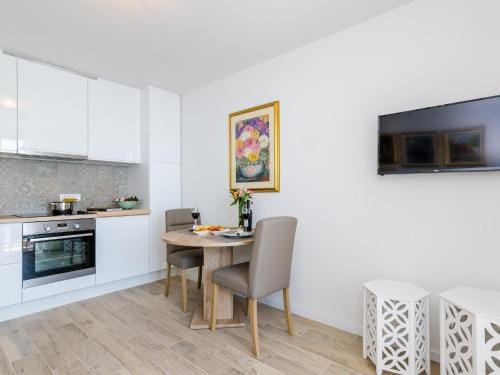 Apartments Lazarin - One Bedroom Apartment with Balcony and Sea View 2 Mali Hotel in Dubrovnik