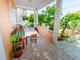 Apartments Ivana TR - One Bedroom Apartment with Terrace A3 Hotel in Trogir
