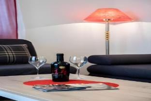 Apartments Palma - Two Bedroom Apartment with Balcony and Sea View   Veliki Hotel in Split-Dalmatia County