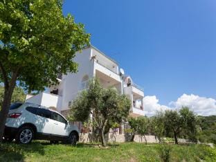 Apartments Sunrise  Duilovo  -Superior Three Bedroom Apartment with Sea View Terrace Hotel in Split
