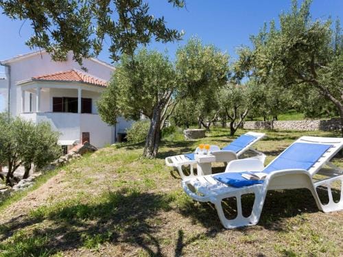 Apartments Sunrise  Duilovo  -Superior Three Bedroom Apartment with Sea View Terrace Hotel in Split