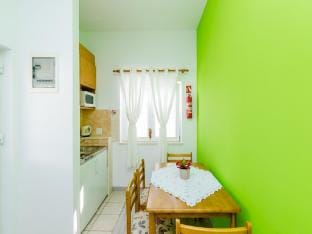 Apartments Mali Paradiso - One Bedroom Apartment with Terrace and Pool ViewA3 Hotel in Srebreno