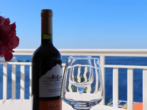Seaside Apartments Hrkac - Comfort One Bedroom Apartment with Terrace and Sea View 1 Hotel in Dubrovnik-Neretva County