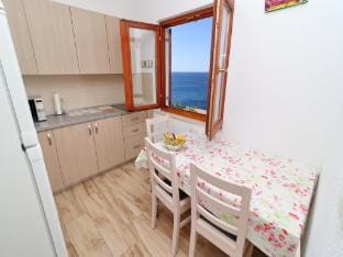 Seaside Apartments Hrkac - Comfort One Bedroom Apartment with Terrace and Sea View 1 Hotel in Dubrovnik-Neretva County