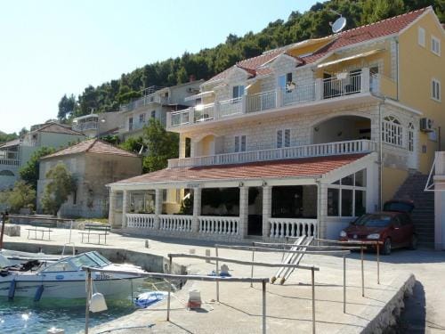 Apartments Korcula - Superior Two Bedroom Apartment with Terrace and Sea View Lavander Hotel in Dubrovnik-Neretva County