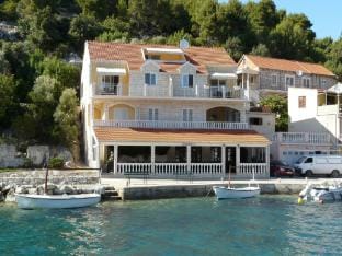 Apartments Korcula - Superior Two Bedroom Apartment with Terrace and Sea View Lavander Hotel in Dubrovnik-Neretva County