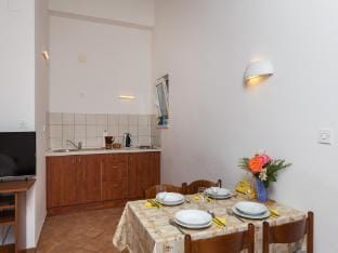 Villa Dubravka - Premium One Bedroom Apartment with Balcony and Sea View Apartman 5 Hotel in Plat