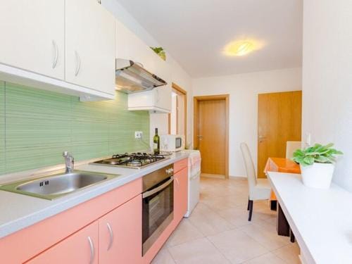 Villa Kosa - Two Bedroom Apartment with Balcony and Sea View Roko Hotel in Brela