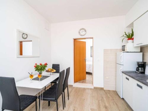 Apartments Blazevic - One Bedroom Apt with Terrace Hotel in Mlini