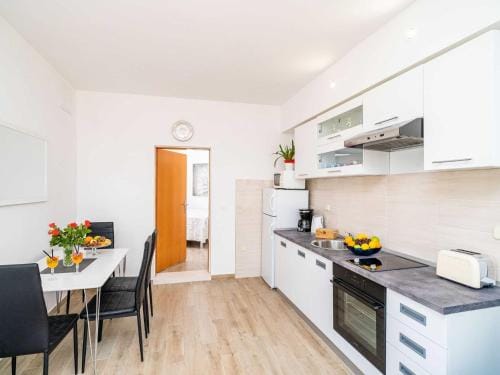 Apartments Blazevic - One Bedroom Apt with Terrace Hotel in Mlini