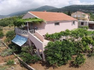 Apartment Ani - Two Bedroom Apartment with Terrace and Garden View Hotel in Dubrovnik-Neretva County