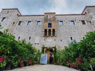 Dalmatian White Shell Apartment- Two Bedroom Apartment Hotel in Šibenik-Knin County, Croatia