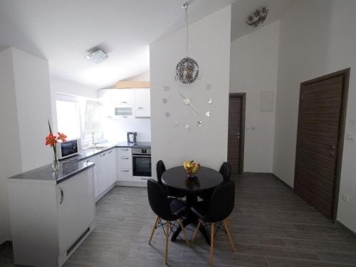 Apartments Maza - One Bedroom Apartment Antonio Hotel in Zadar