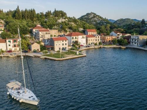 Apartments Ema-Comfort Two Bedroom Apartment with Sea View  Fancy Hotel in Dubrovnik-Neretva County