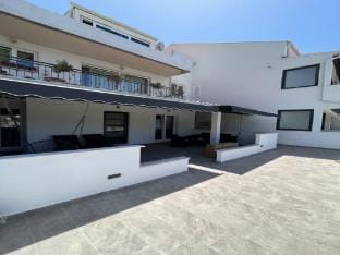 Hidden Gem Apartment - Two Bedroom Apartment with Terrace and Sea View Hotel in Dubrovnik-Neretva County