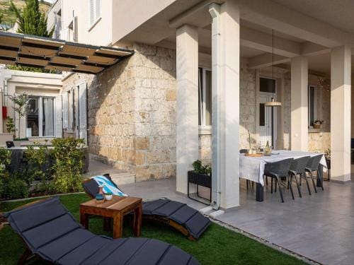 Apartments aMare - Three Bedroom Apartment with Terrace and Jacuzzi Hotel in Dubrovnik