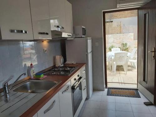 Apartments Villa Pelegrin - Two Bedroom Apartment with Garden View Hotel in Dubrovnik-Neretva County