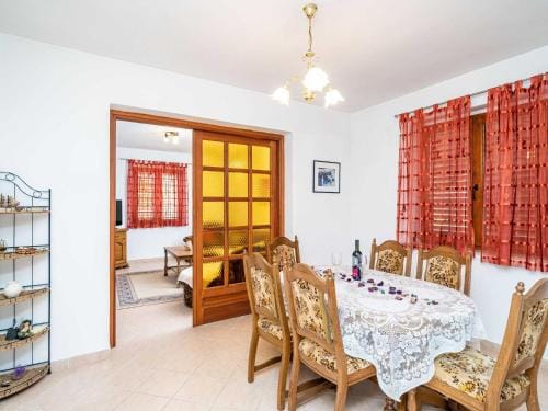Apartment Bobic- Three Bedroom Apartment with Balcony and Sea View Hotel in Dubrovnik-Neretva County