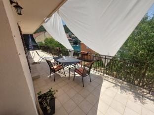 Apartment Dominik - Two Bedroom Apartment with Terrace and Sea View Hotel in Dubrovnik-Neretva County