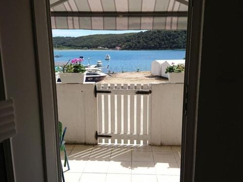 Apartment Marta - One Bedroom apartment with sea view Hotel in Supetarska Draga