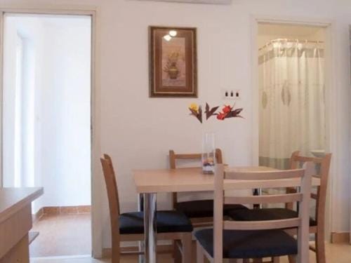 Apartments Paula - One Bedroom Apartment with Terrace 2 Hotel in Tisno