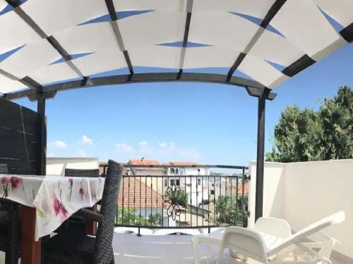 Apartments Paula - One Bedroom Apartment with Terrace 2 Hotel in Tisno