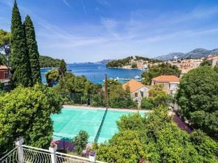 Apartments  Rooms Mara  Petrunjela - One Bedroom Apartment with Terrace and Sea View Hotel in Cavtat